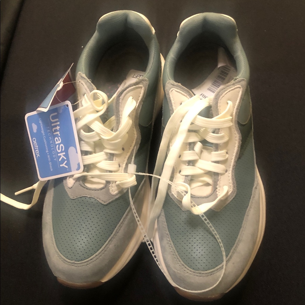 Aetrex Teal And White Sneakers